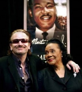 corettaandbono2004 Bono and Coretta Scott King at Salute to Greatness Dinner (courtesy Nicholas Wolaver)
