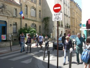 The safety of pedestrians and cyclists is apparent even on the smallest of streets in Paris.
